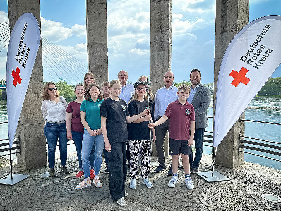 Gruppenbild mit Jugendlichen 