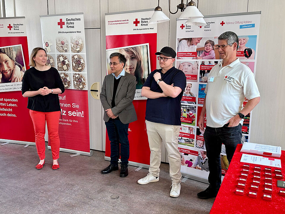 Gruppenbild mit Frau Anspach